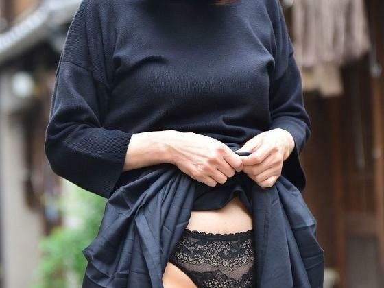 お姉さんお小遣いあげるからパンツ見せてもらえませんか メイン画像