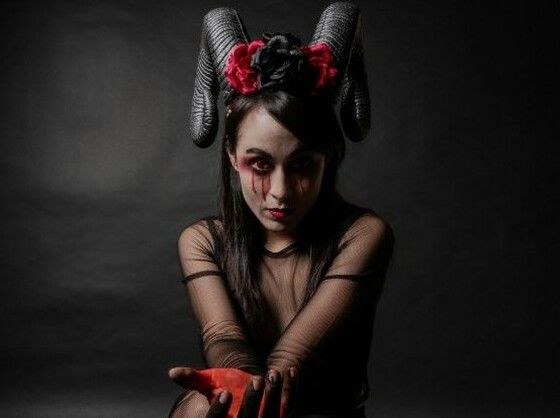 超短裙侦探是恶魔的女儿~童贞被盗的恶魔少女从绝望中彻底觉醒,拯救世界~